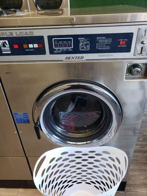 Out of Service Washer with no signage indicating otherwise. Paid to find out and now clothes are locked in.