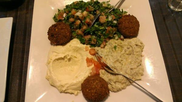 Al Raouche Restaurant