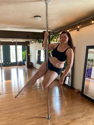 RoseE teaches beginner/intermediate classes.