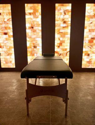 Experience the physical healing effects of Himalayan salt during your Reiki or IET® session in the float center's salt therapy room.