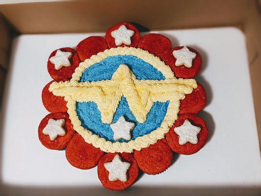 Wonder Woman theme pull-apart cup-cake