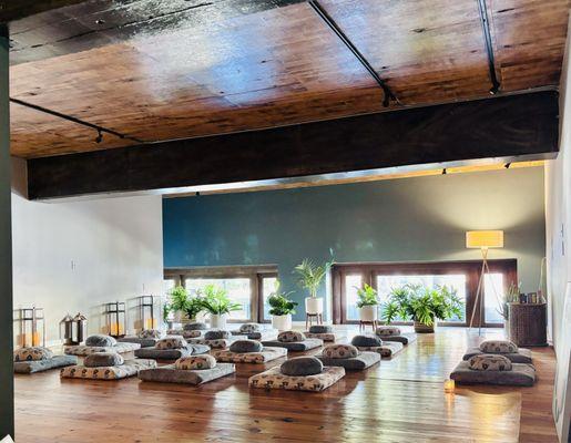 Comfy with water feature~feels like you are in a zen garden