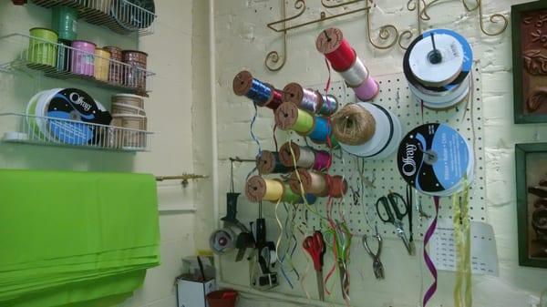 Gift wrapping center