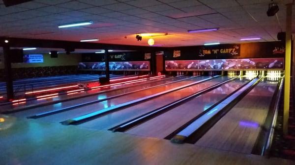 Tom N Garys Bowling Center