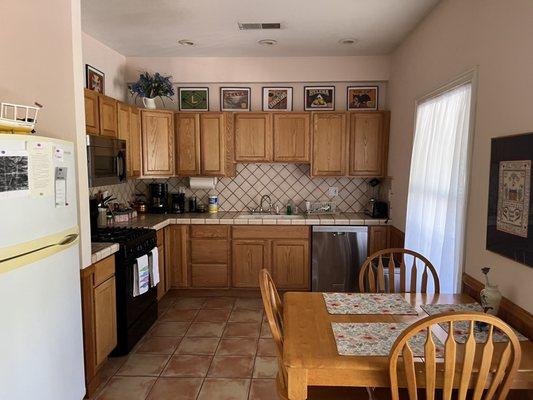 Guest house fully equipped kitchen