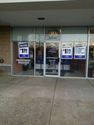 No grreting, no smile,  no pants and no apology.                NOT WORTH IT