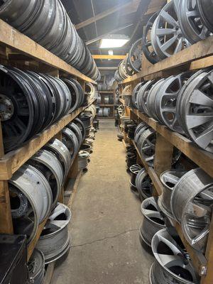 Hub Cap World & Tire