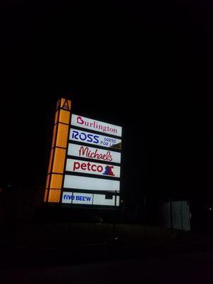 Aliana Shopping Center