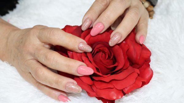 The Mirror Of Beauty Salon