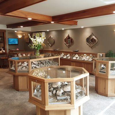 Ferro Estate & Custom Jewelers