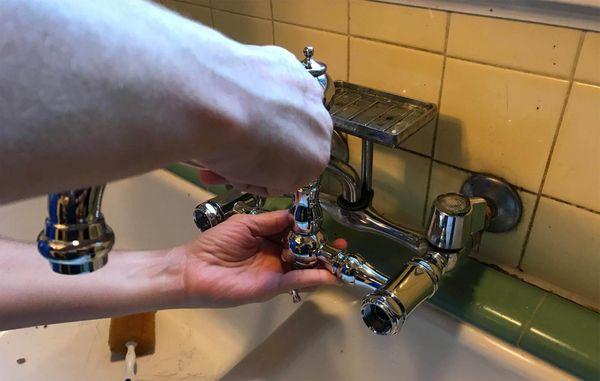 Clogged drain service
Plumber Los Angeles