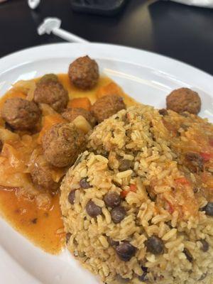 Albondigas Guisadas Lunch Special