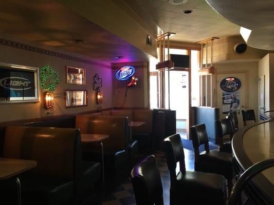 Berens Bar Hotel & Cafe