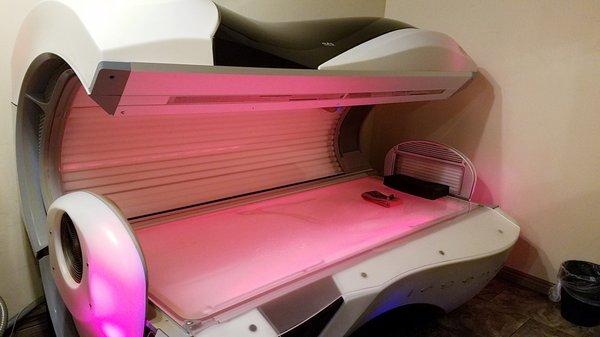 Level 4 UV Bed with Upgraded Level 5 Lamps.