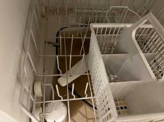 Maintenance just came in and wiped it.. they never actually fixed the problem.