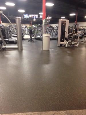 Nice, clean and not crowded at 5pm. This is my first time at this gym but it seems legit so far.