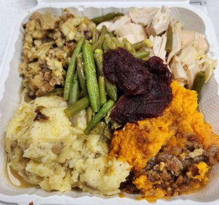 Fabulous Turkey dinner!! I wish I had bought two of them!!