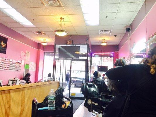 Great atmosphere & ppl inside