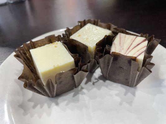 Cheesecake bites as an appetizer