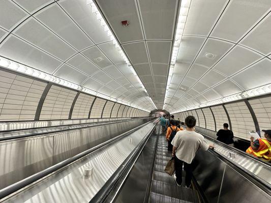 Doors next to the shop lead directly to the 7 train. You don't have to leave Hudson yards mall to get there.