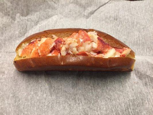 Regular Maine Lobster Roll Lunch very good for $15, left me full