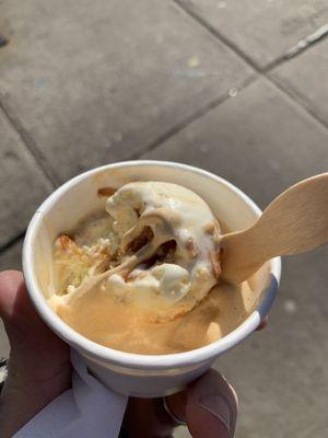 Alfajores & cream + salted caramel