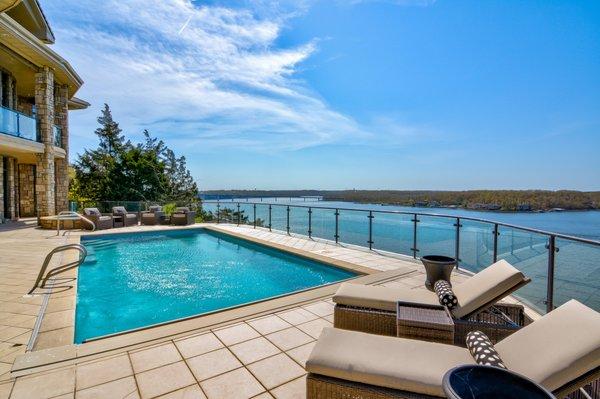 Kelly Lyerla - Berkshire Hathaway HomeServices Lake Ozark Realty