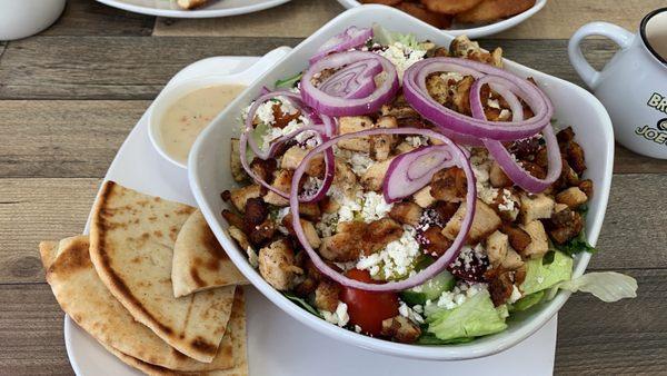 Greek salad with grilled chicken