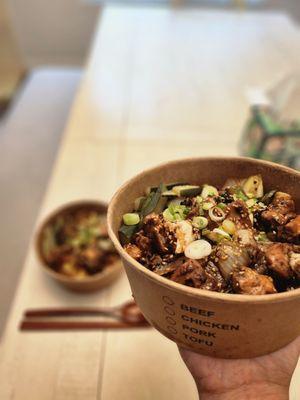 yammy black pepper chicken and bulgogi bowl
