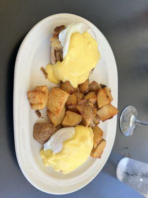 Crab cakes Benedict