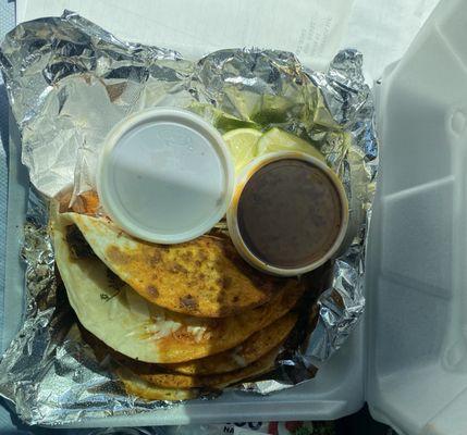 Same pic diff angle.. 3 very tender beef taco's.. w/slices of lime to squeeze over them. 5 STAR!