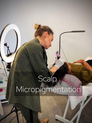 scalp micropigmentation in process