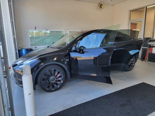 Ultimate Shade Tint & Graphics