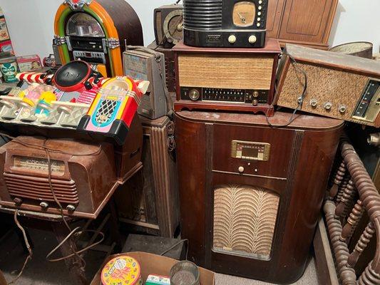 Raeford’s Antiques