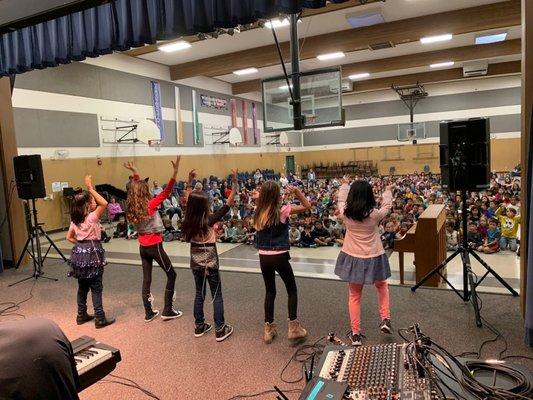 The girls rocked their performance at Deer Canyon! Thank you Music Pillars!