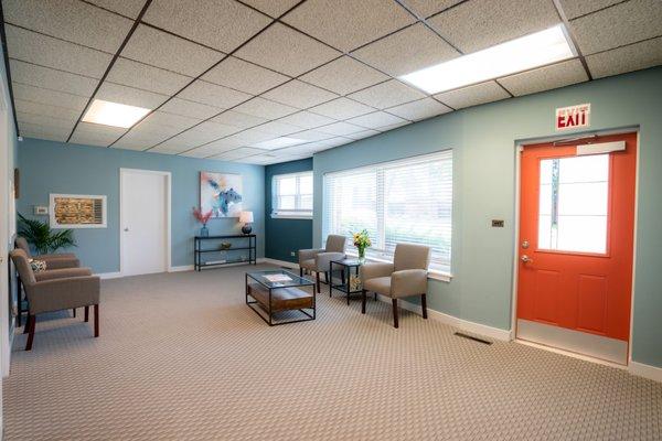 Waiting area at Park Ridge Smile Center Susan T. Thomas, DDS