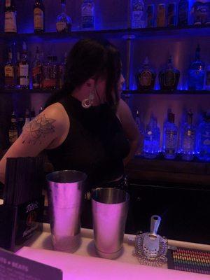 At least the bartenders cute.