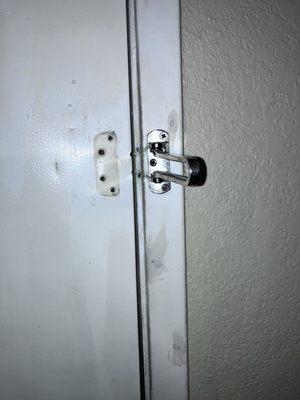 No lock on door and you can see how dirty the room is by how dirty the door area is