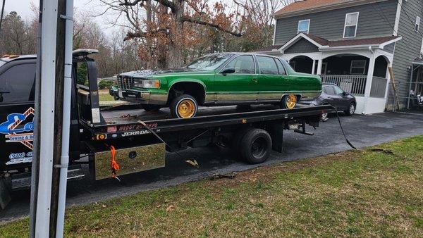 Heavy-duty towing for trucks, vans, and equipment -- handled by trained experts.