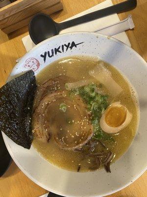 We got the "Tonkotsu Ramen"! We just removed the corn.