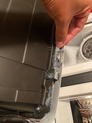 You can see how I can lift up the glue