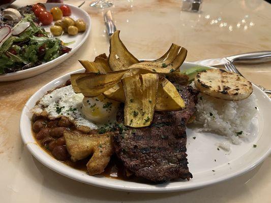 Signature bandeja paisa