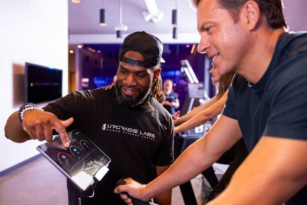 AI ADAPTIVE BIKE™
The world's shortest cardio workout delivering the benefits of a 40-minute jog in 40 SECONDS of effort.