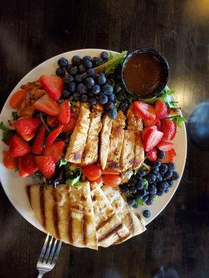 California salad with grilled chicken