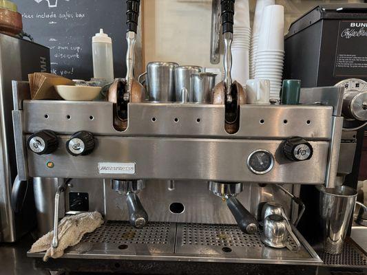 Hand pump espresso machine!! I want one!!