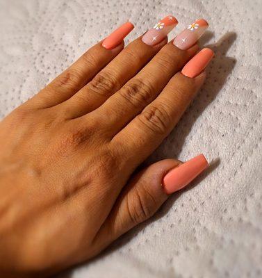 Latinas Nails and Spa