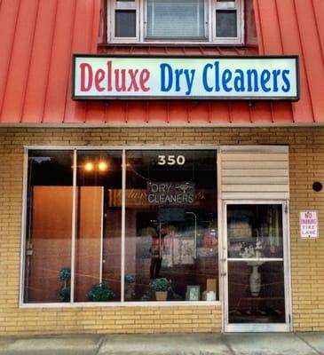 Deluxe Cleaners