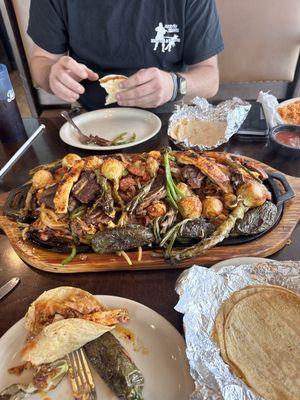 Parrillada Los Plebes