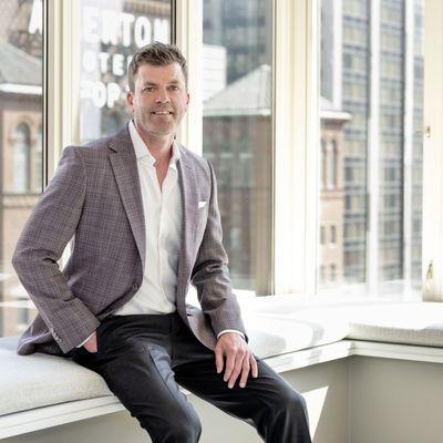 Ryan Hardy - Luxury Real Estate Broker