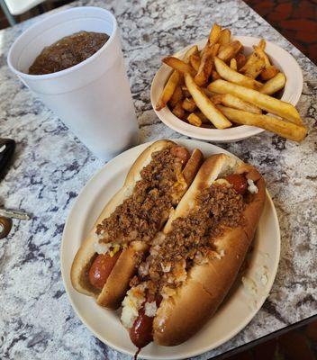 Lew's Hot Dogs